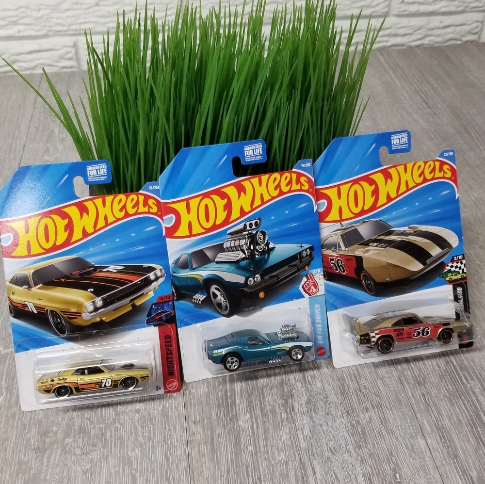 Hot Wheels Rodger Dodger Bundle